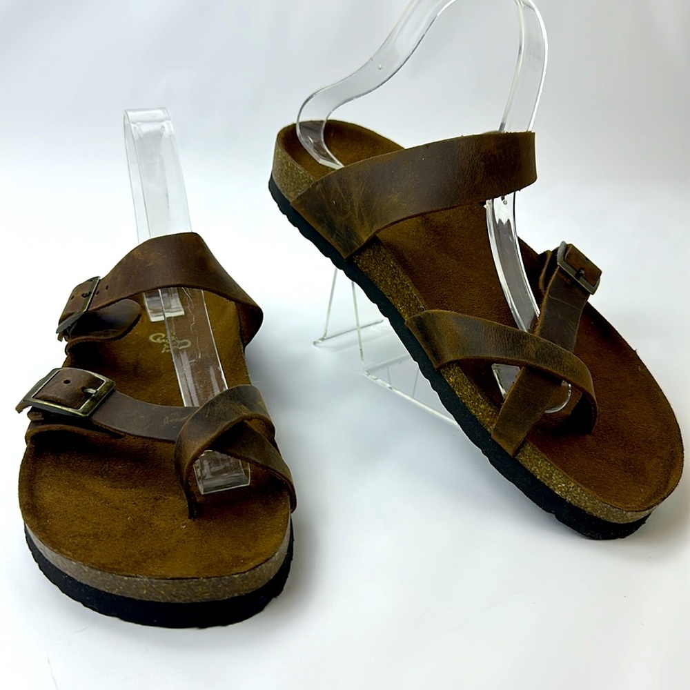 New. Mountain Sole Genuine Leather Upper Sandals. Never Worn. Women’s 10.